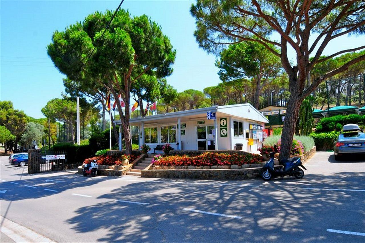 Camping Treumal Hotel Sant Antoni De Calonge Bagian luar foto